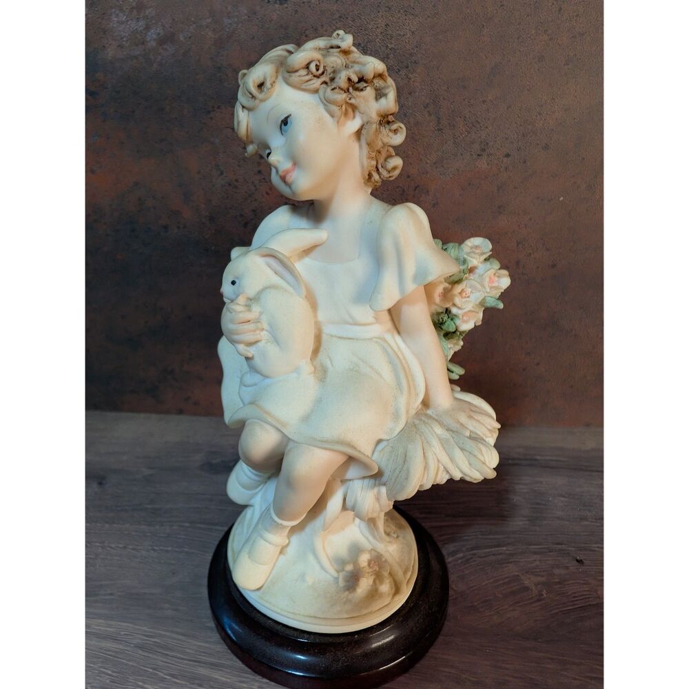 Giuseppe Armani My Friend 1542F Figurine Girl Holding Rabbit Italy Society 2002